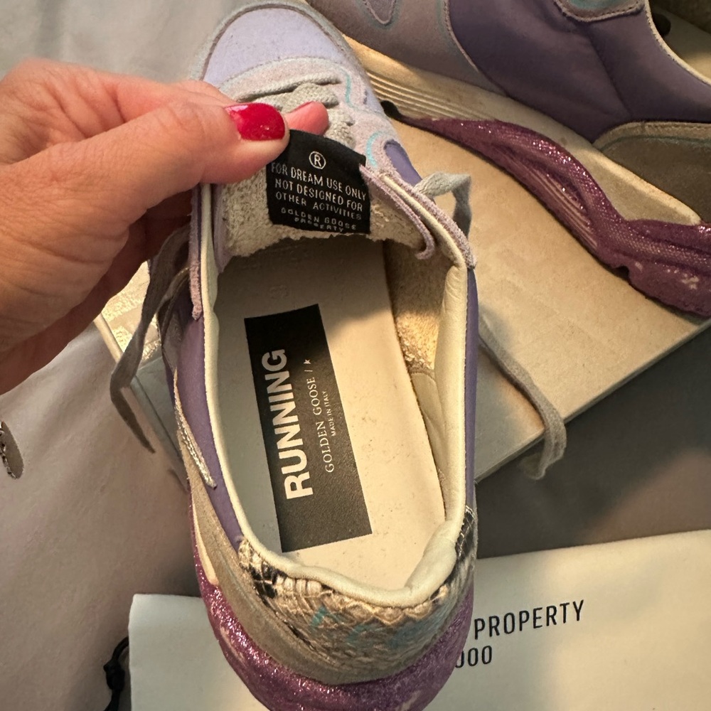 Golden Goose Purple Sneakers Retro-Inspired Design - Picture 5 of 8